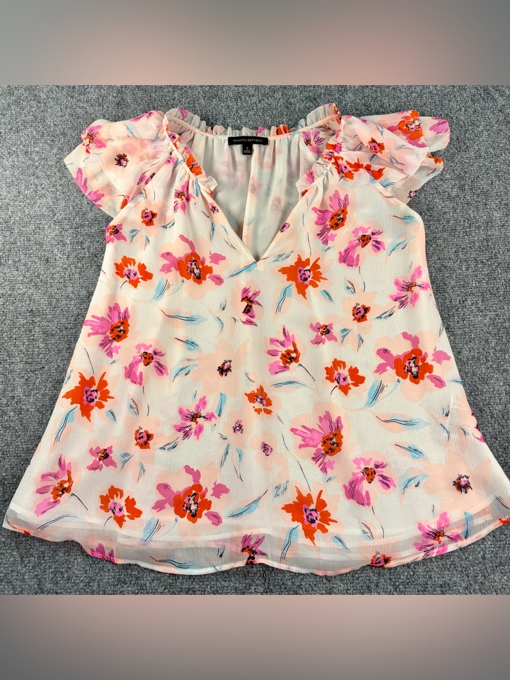 Banana Republic Cream Pink & Orange Floral V-Neck Ruffle Sleeve Top